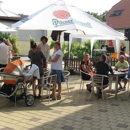 Hotel Pod Sluncem Třebíz Eksteriør bilde