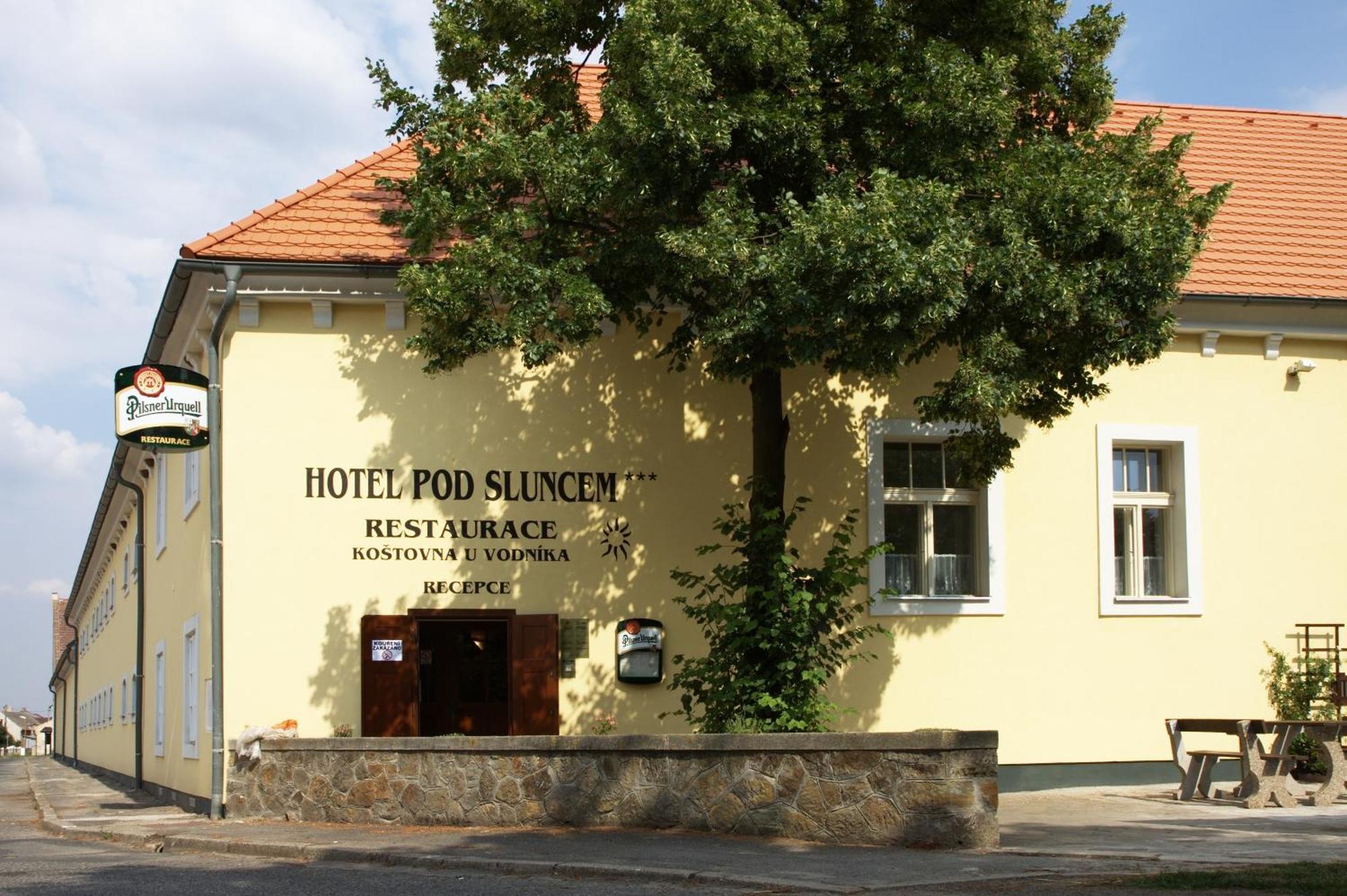 Hotel Pod Sluncem Třebíz Eksteriør bilde