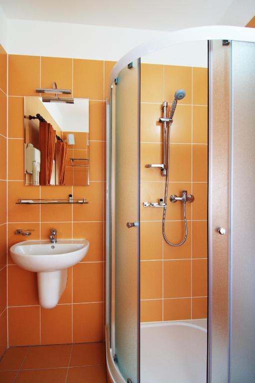Hotel Pod Sluncem Třebíz Rom bilde